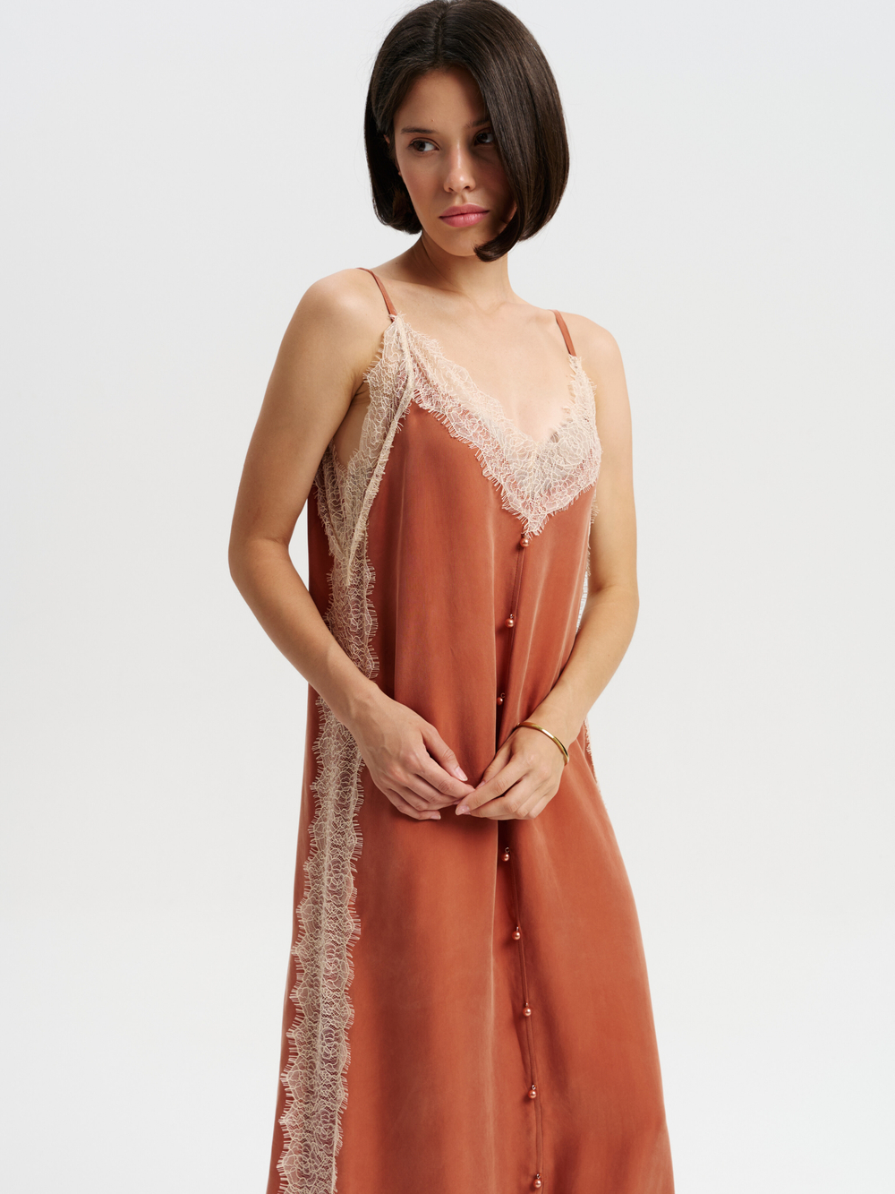 Платье из мокрого шелка с кружевом "MAPLE LACE"