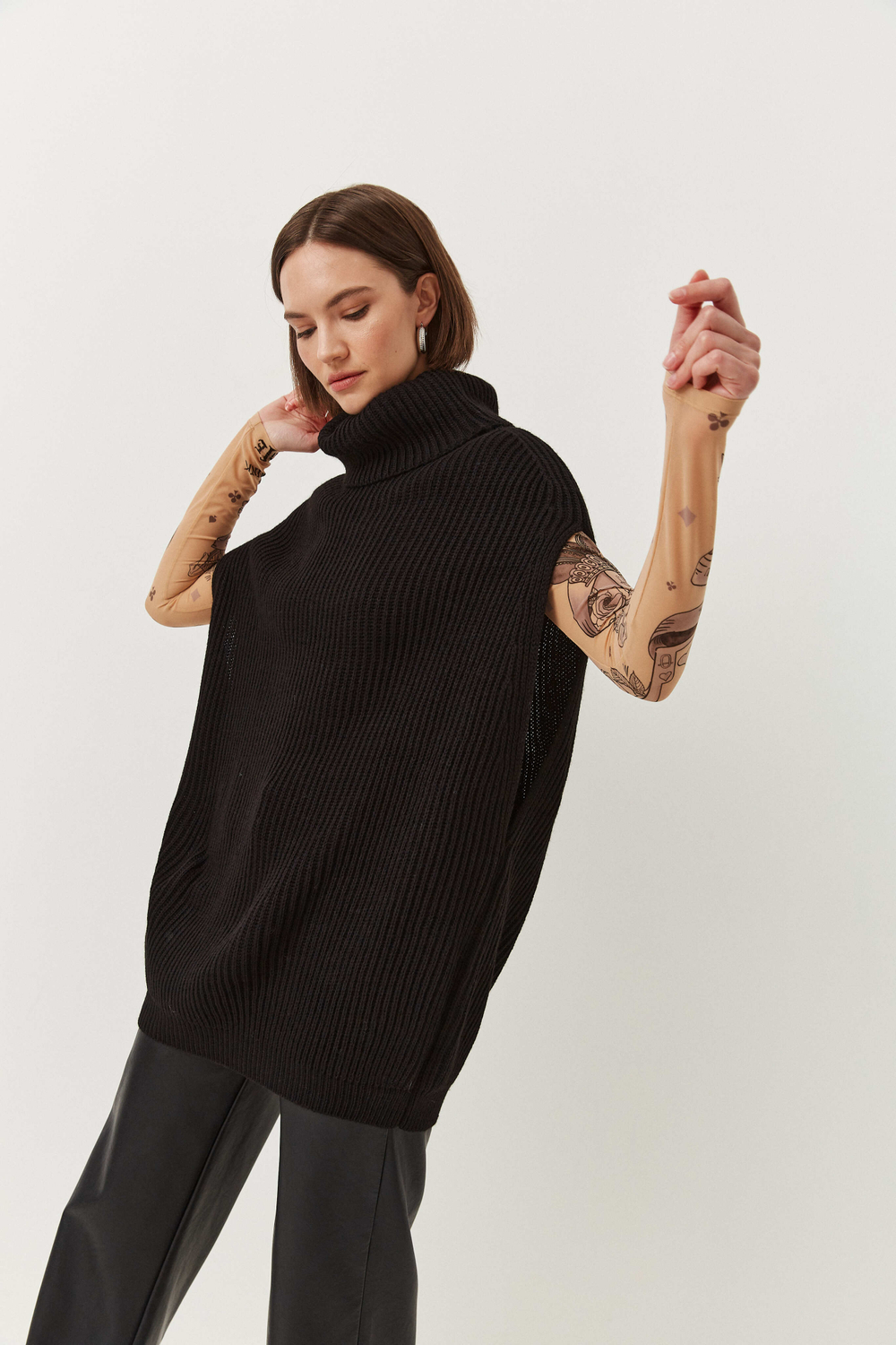 Жилетка женская вязаная "BLACK JACQUELINE"