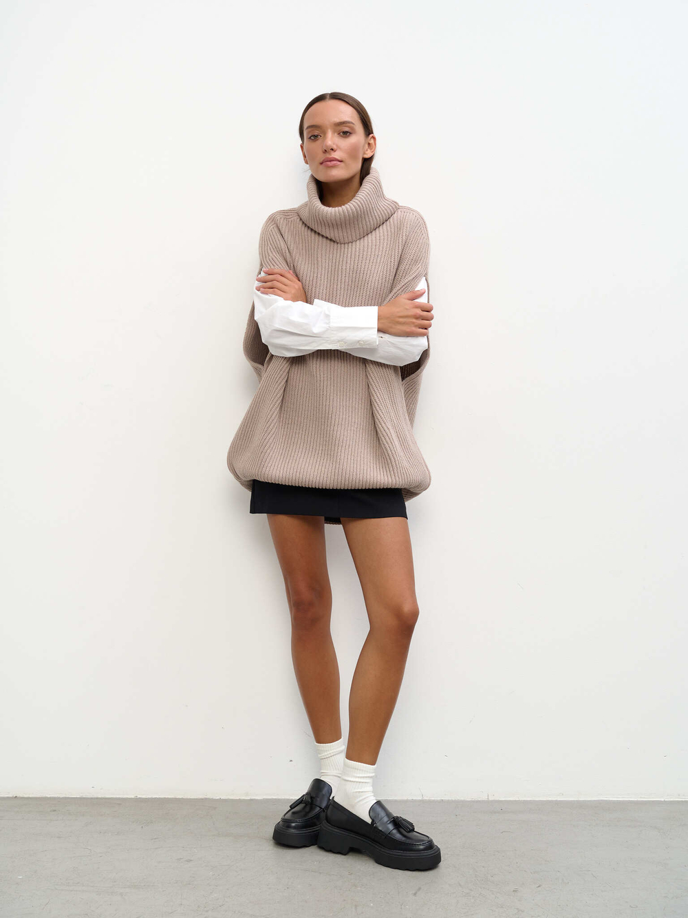 Жилетка женская вязаная "PEARL JACQUELINE"