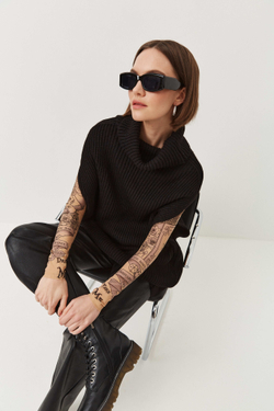 Жилетка женская вязаная "BLACK JACQUELINE"