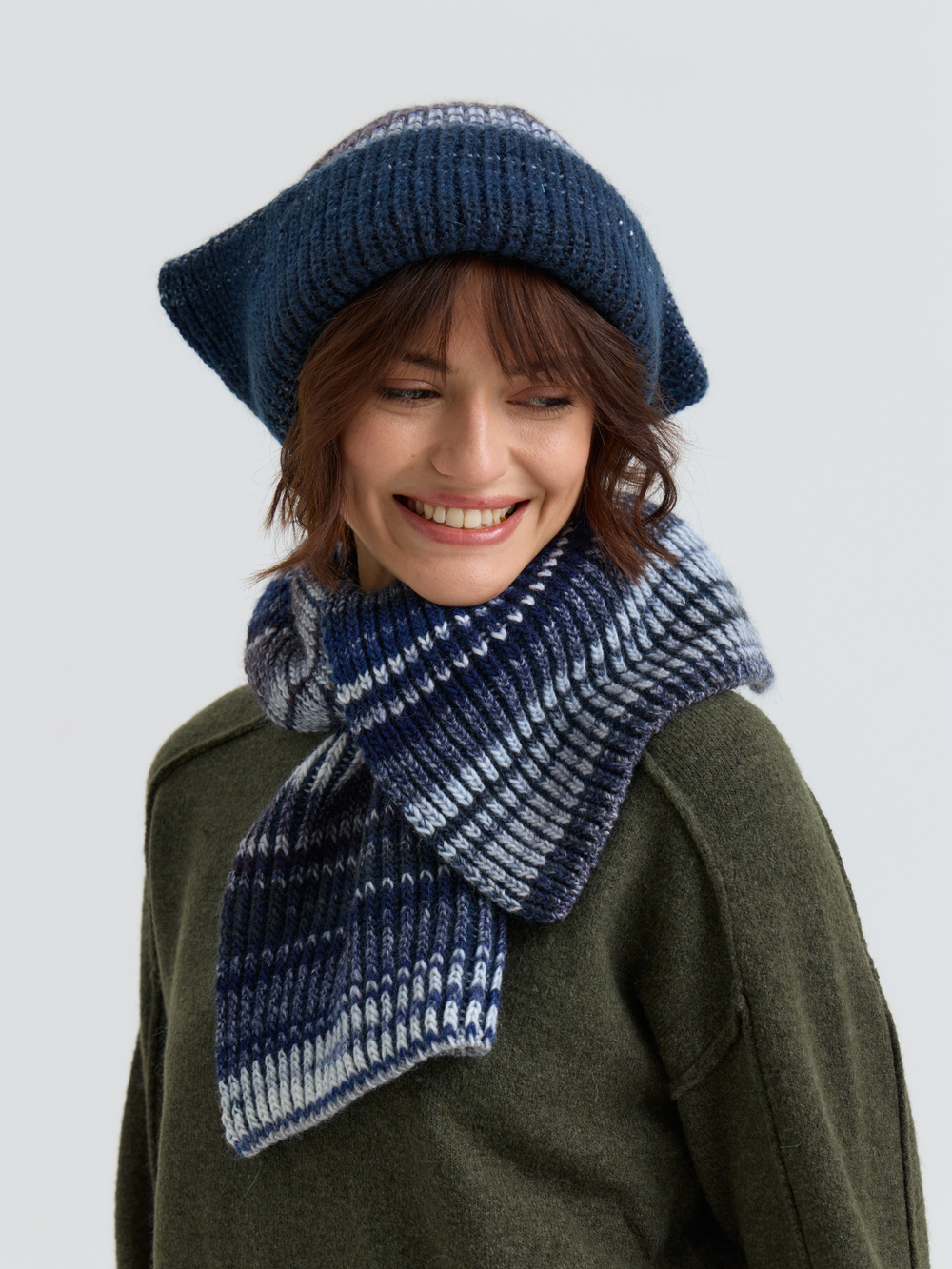 Шапка женская двусторонняя "CITY LISSE"