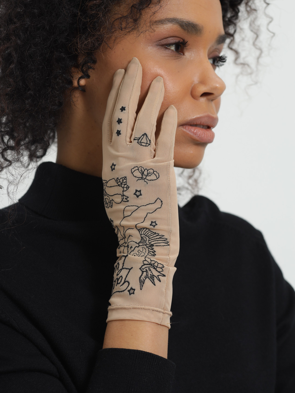 Перчатки женские с вышивкой из сетки "ANGEL"