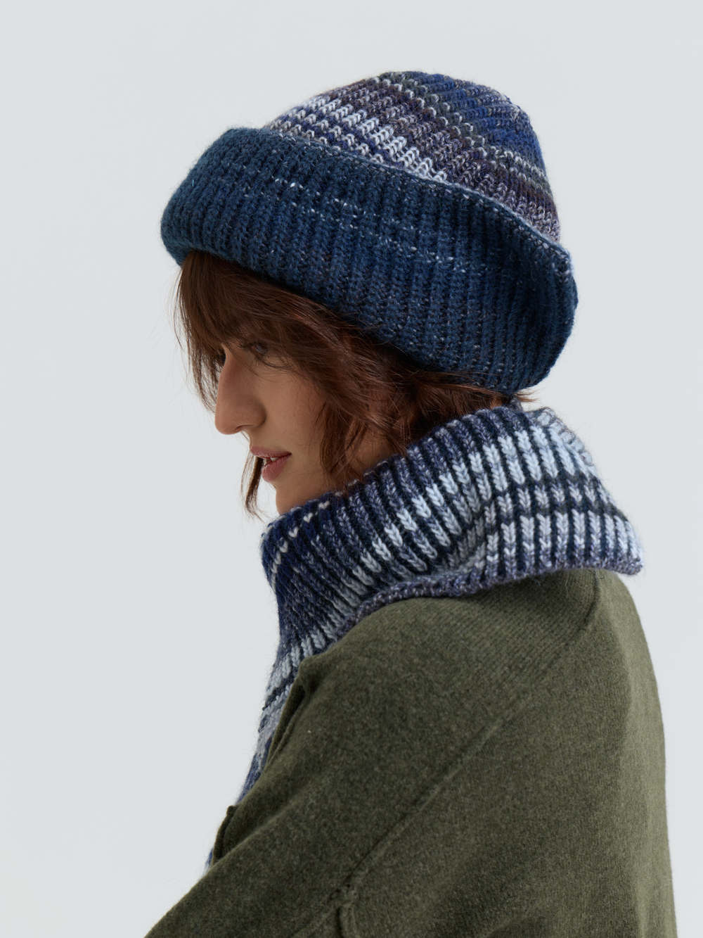 Шапка женская двусторонняя "CITY LISSE"