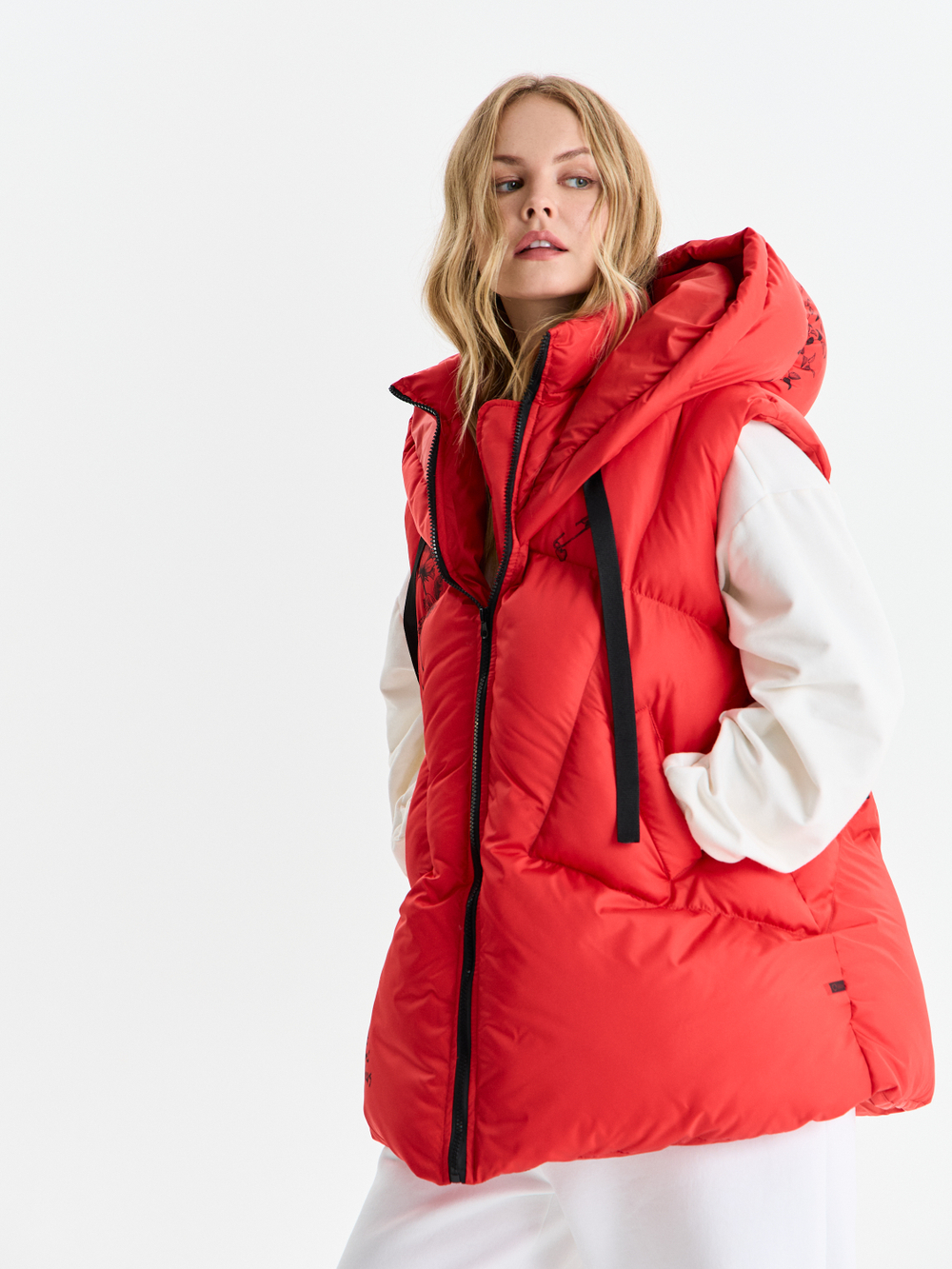 Жилетка женская утепленная "RED"