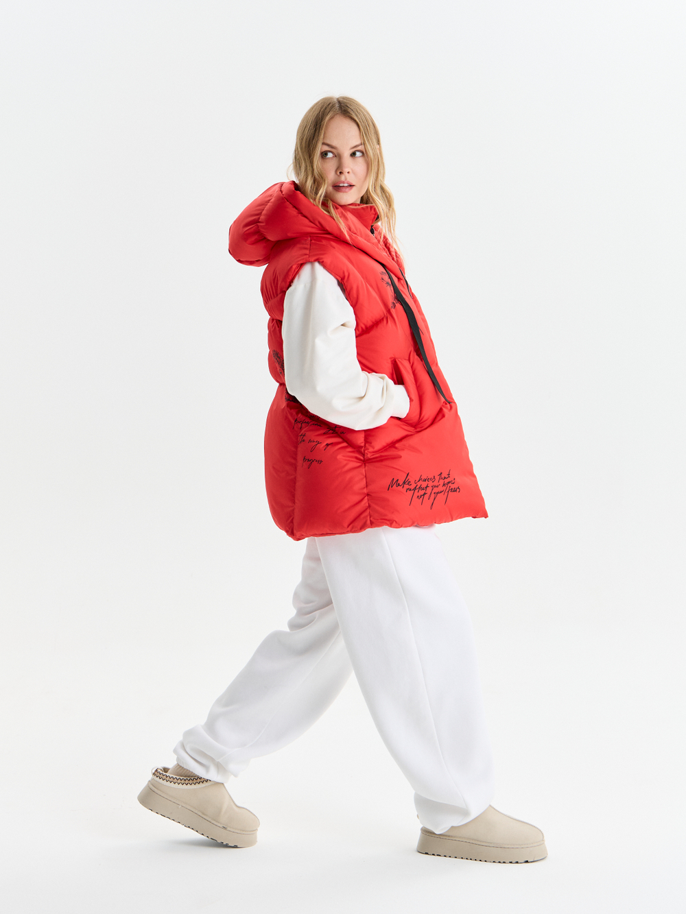 Жилетка женская утепленная "RED"