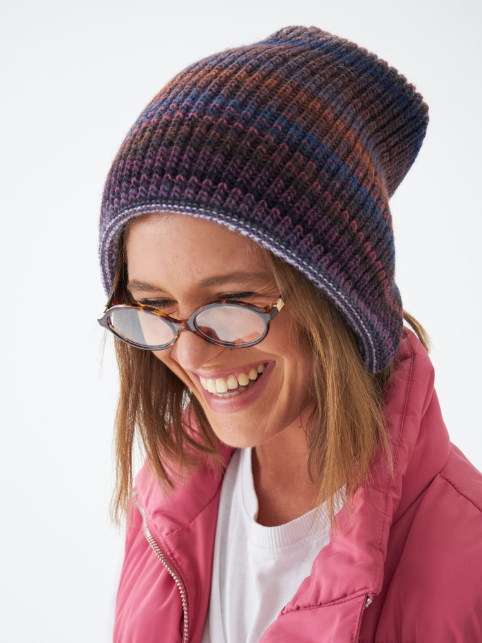 Шапка женская двусторонняя "BORDO LISSE"