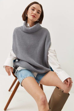 Жилетка женская вязаная "GRAY JACQUELINE"