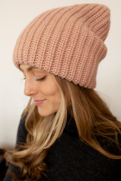 Шапка женская "PEACH LONDON"