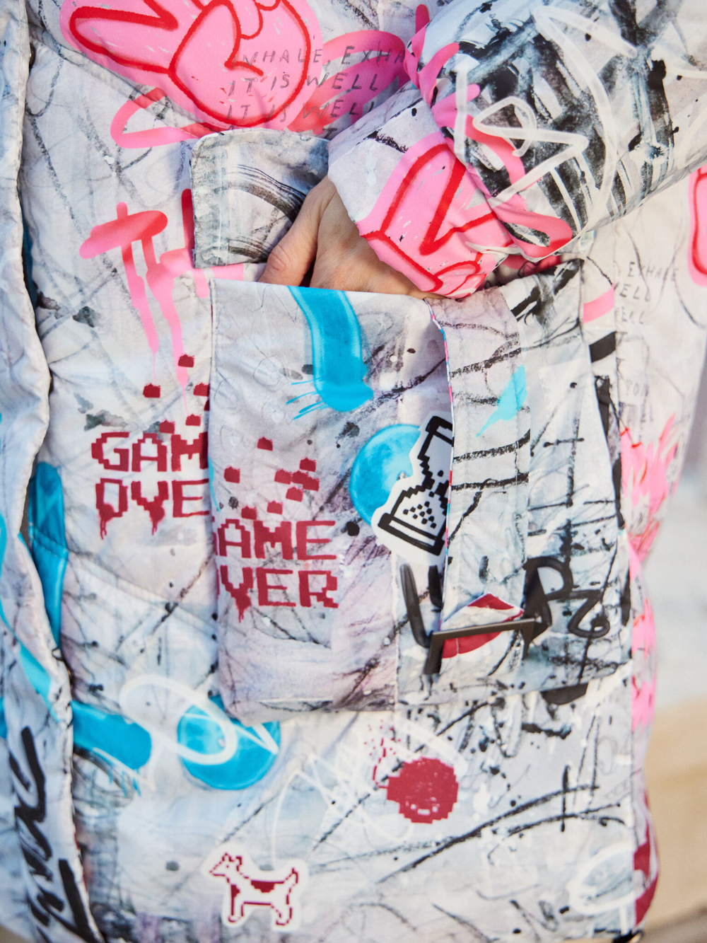 Куртка женская зимняя "GRAFFITI"