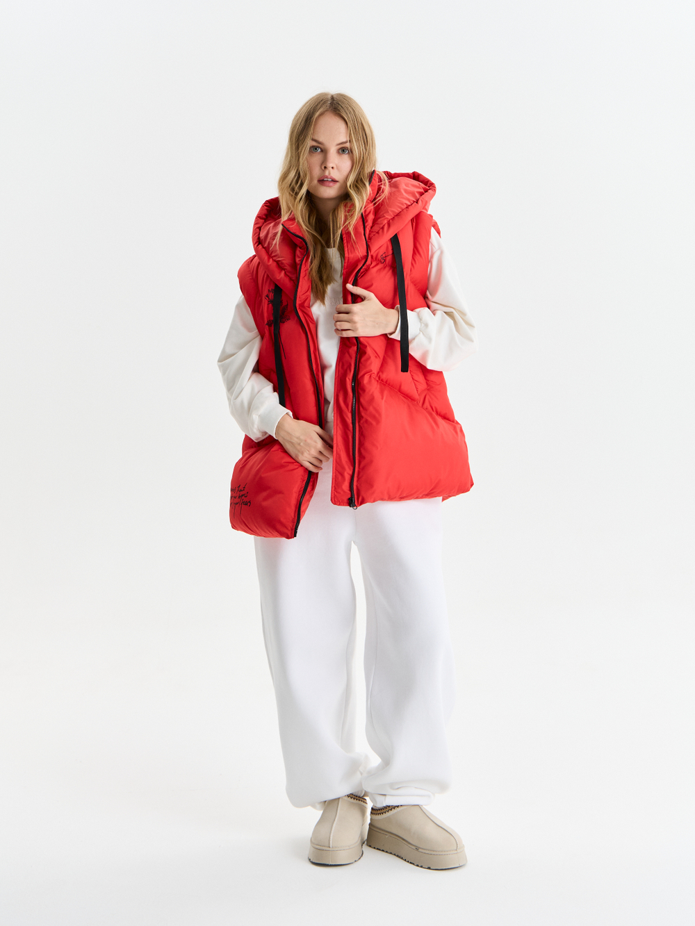 Жилетка женская утепленная "RED"