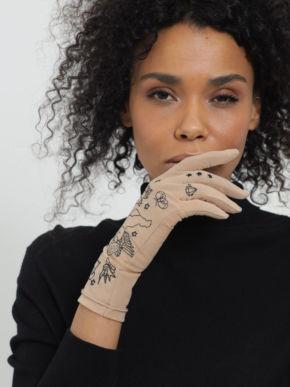 Перчатки женские с вышивкой из сетки "ANGEL"