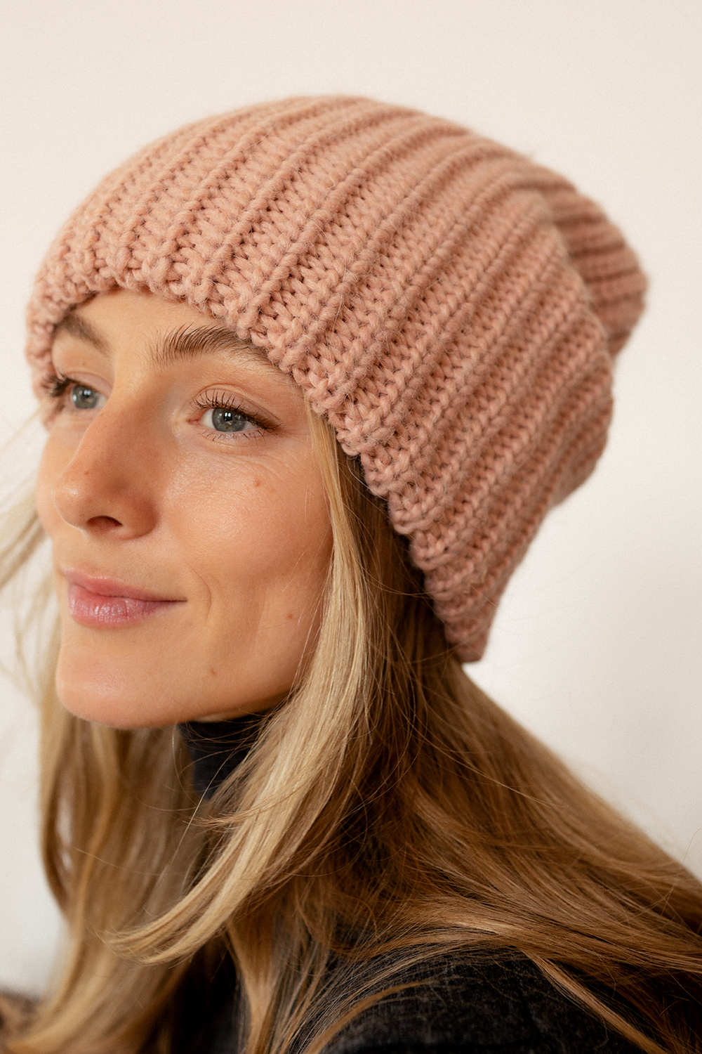 Шапка женская "PEACH LONDON"