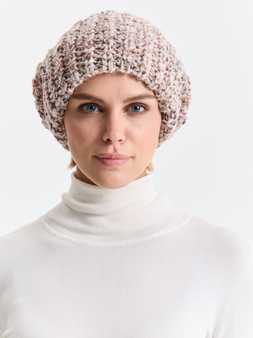 Шапка женская "CREME OVERSIZE"